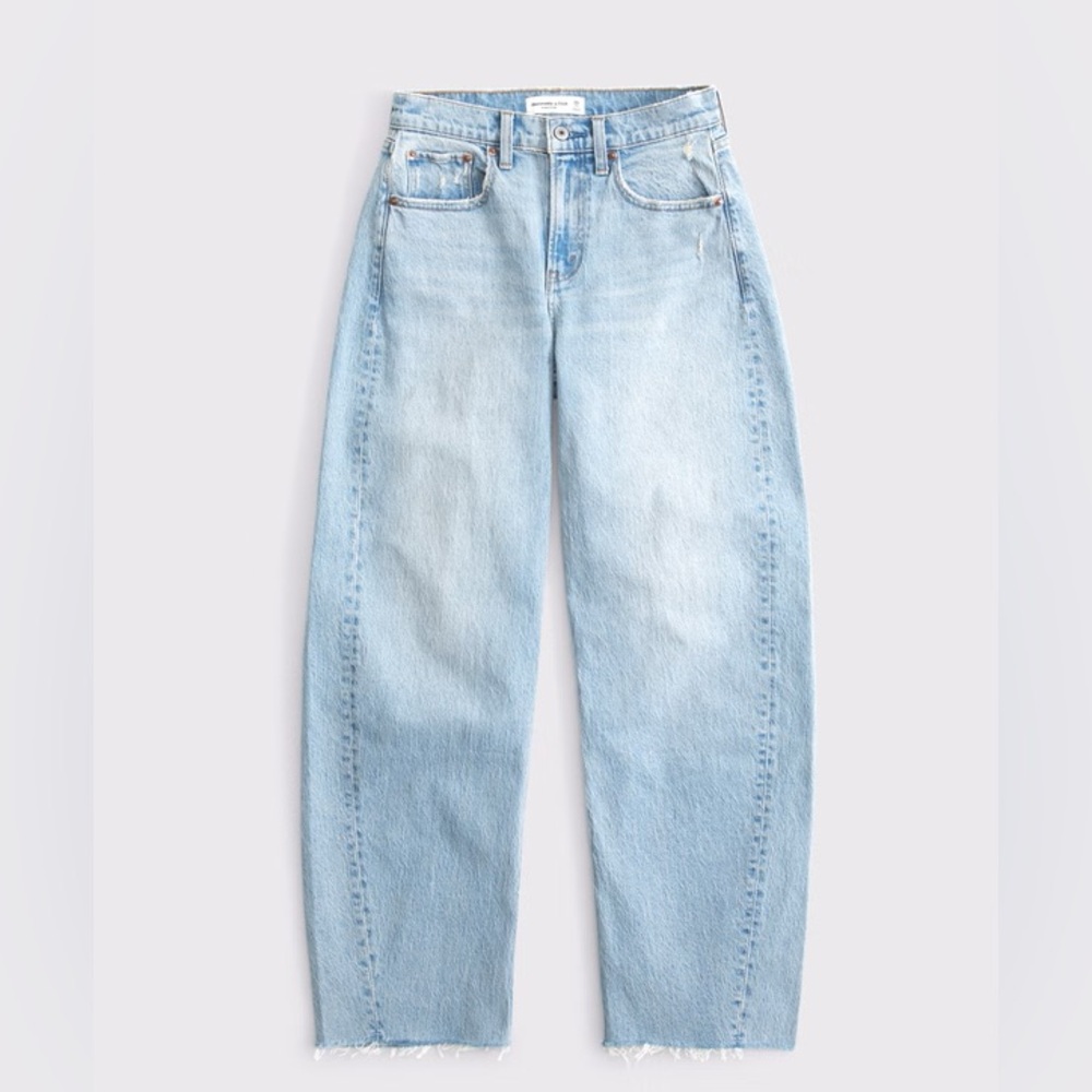 Abercrombie & Fitch Women’s High Rise Barrel Jeans in Light 29 Tall Curve Love